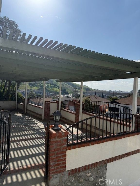 Image 6 of property listing at 4419 Radium Drive, Los Angeles, CA 90032