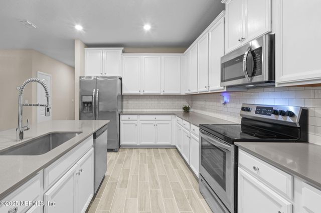 9880 MELROSE CREEK Drive, Jacksonville, FL 32222