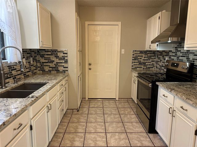 773 E Mather ST, New Braunfels, TX 78130