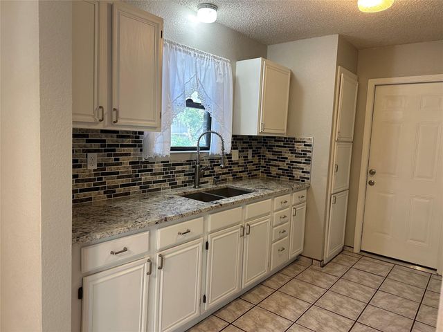 773 E Mather ST, New Braunfels, TX 78130