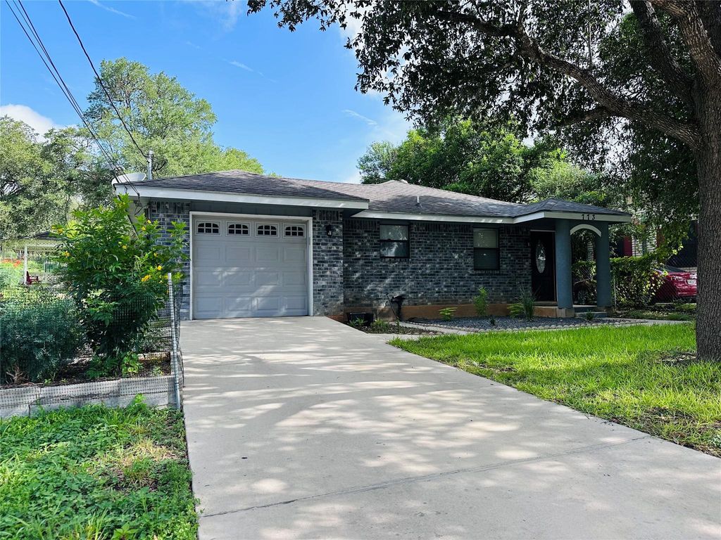 773 E Mather ST, New Braunfels, TX 78130
