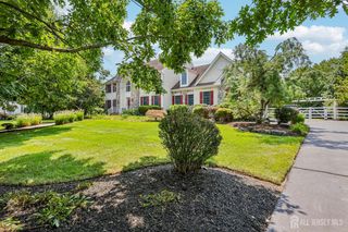 4 Goldfinch Court, Plainsboro, NJ 08536