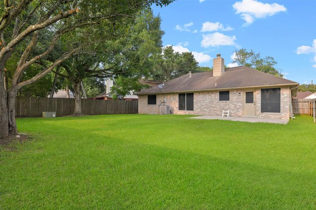 16010 Cedar Gully Drive, Friendswood, TX 77546