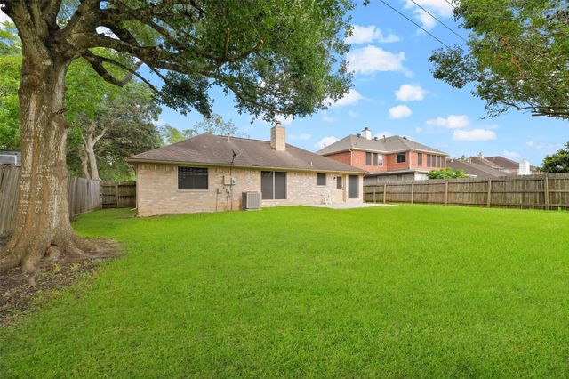 16010 Cedar Gully Drive, Friendswood, TX 77546