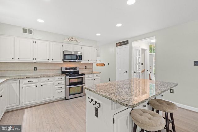 4308 MARQUIS PL, Woodbridge, VA 22192