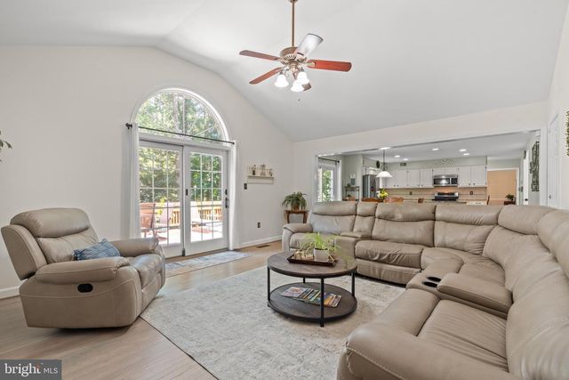 4308 MARQUIS PL, Woodbridge, VA 22192