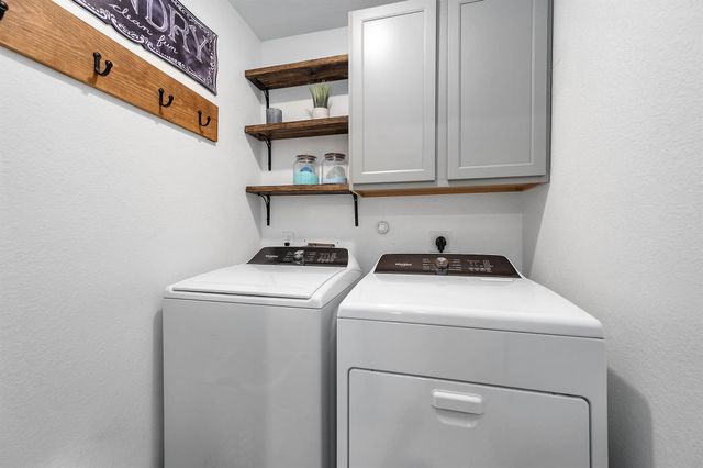 2015 Avenue H, Danbury, TX 77534