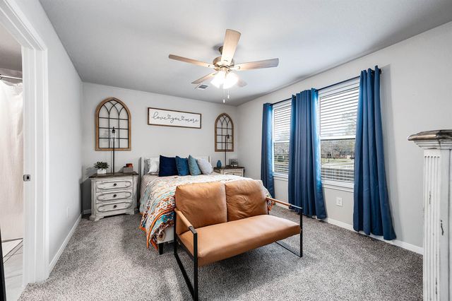 2015 Avenue H, Danbury, TX 77534