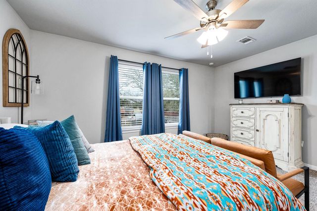 2015 Avenue H, Danbury, TX 77534