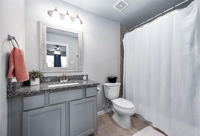 2015 Avenue H, Danbury, TX 77534