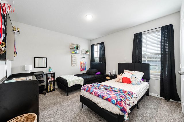 2015 Avenue H, Danbury, TX 77534