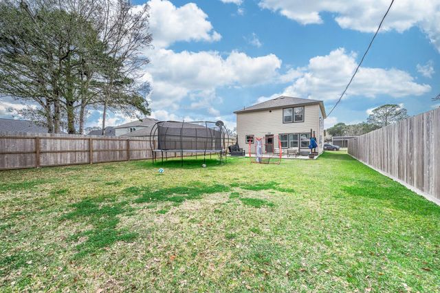 2015 Avenue H, Danbury, TX 77534