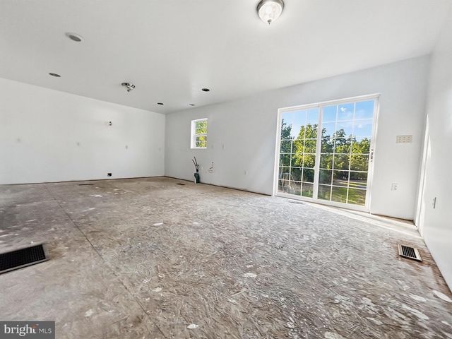 95 FISHER AVE, Jonestown, PA 17038