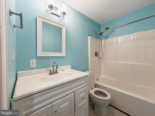 95 FISHER AVE, Jonestown, PA 17038