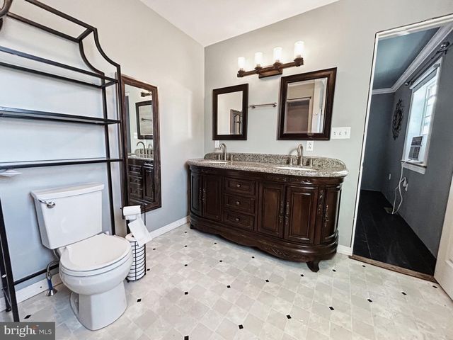 95 FISHER AVE, Jonestown, PA 17038