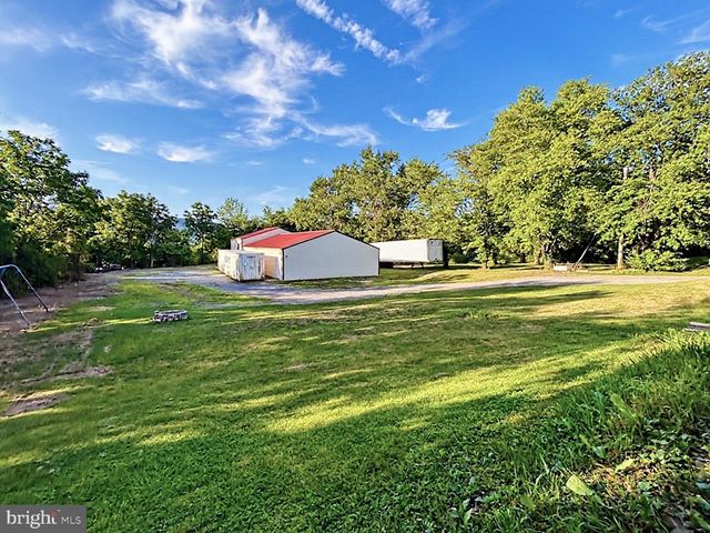 95 FISHER AVE, Jonestown, PA 17038