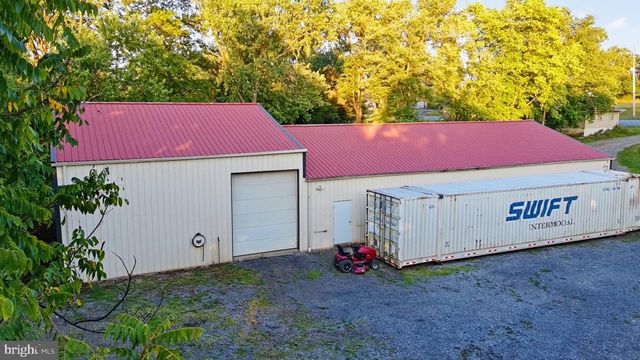 95 FISHER AVE, Jonestown, PA 17038