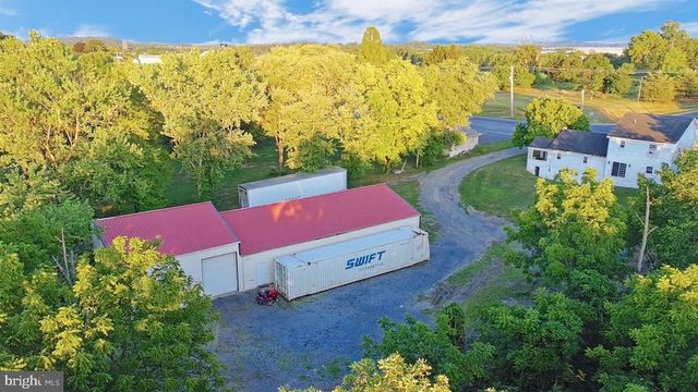 95 FISHER AVE, Jonestown, PA 17038