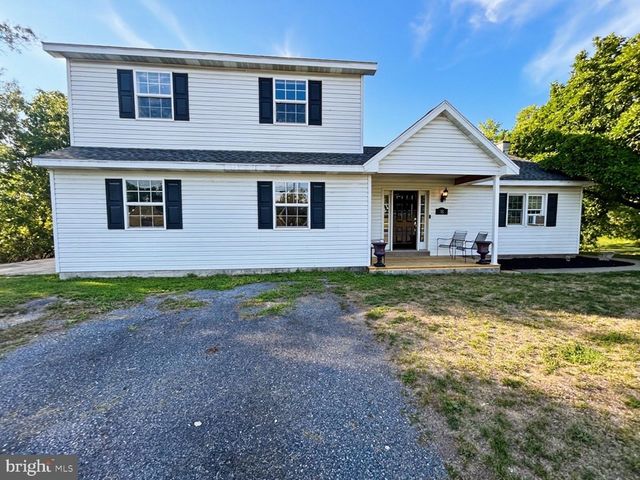 95 FISHER AVE, Jonestown, PA 17038