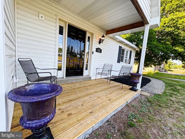 95 FISHER AVE, Jonestown, PA 17038