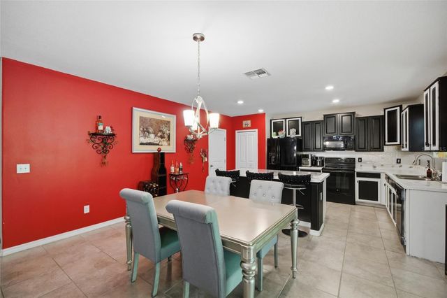 3035 MOULDEN HOLLOW DRIVE, Zephyrhills, FL 33540