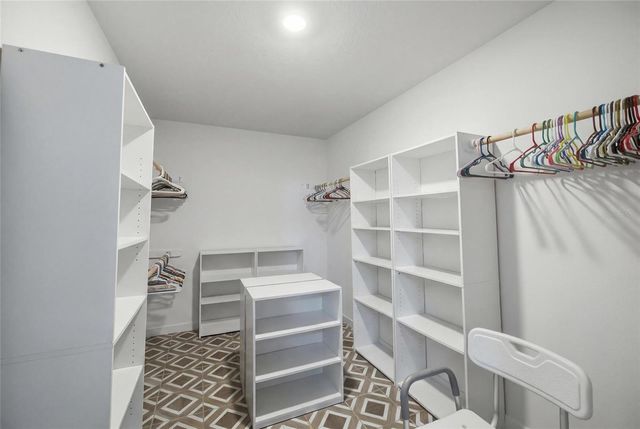 3035 MOULDEN HOLLOW DRIVE, Zephyrhills, FL 33540