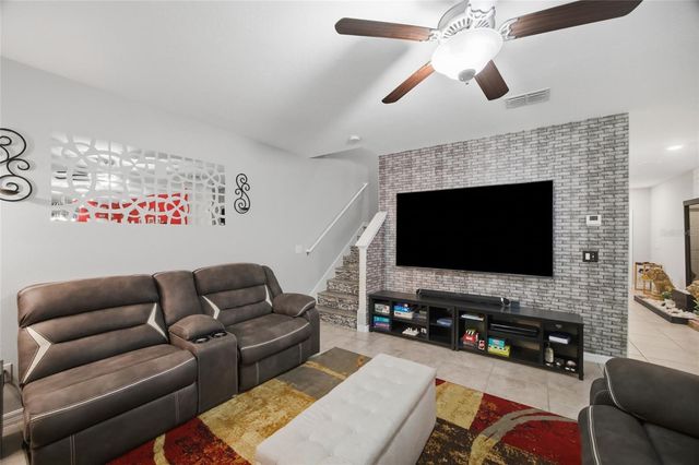 3035 MOULDEN HOLLOW DRIVE, Zephyrhills, FL 33540