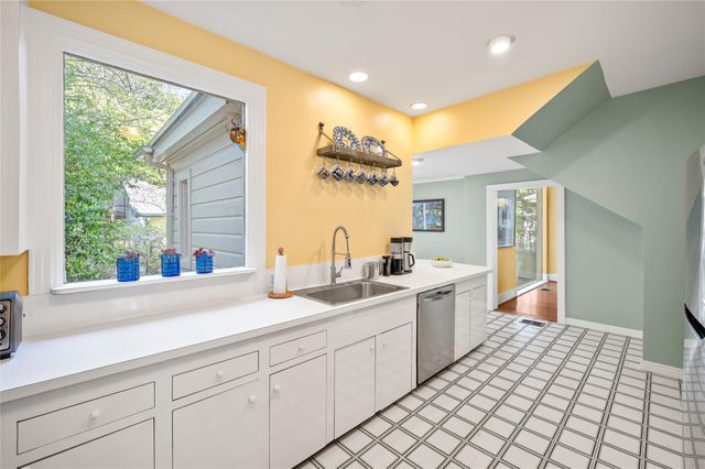 1534 Harold Street, Houston, TX 77006