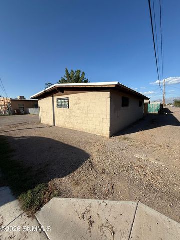 1219 McFie Avenue, Las Cruces, NM 88005