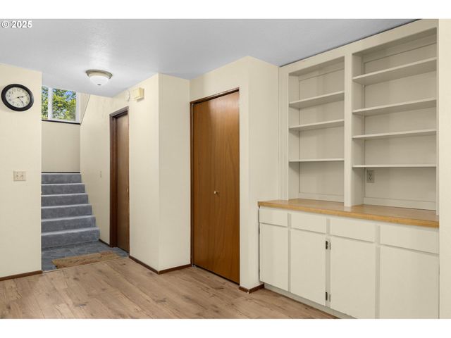 1618 VILLAGE PARK Pl, West Linn, OR 97068
