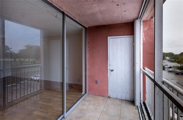 19701 SW 114th Ave 364, Miami, FL 33157