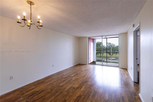 19701 SW 114th Ave 364, Miami, FL 33157