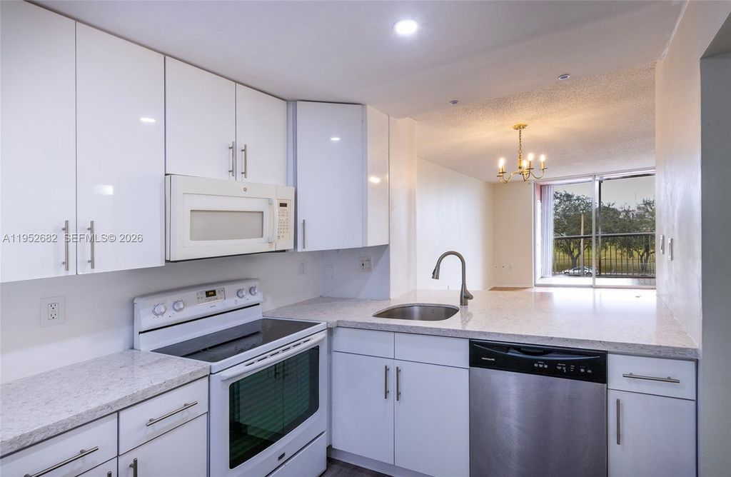 19701 SW 114th Ave 364, Miami, FL 33157