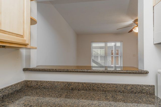 600 19th Street 9, Galveston, TX 77550
