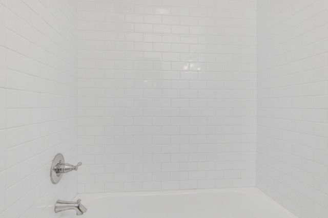 600 19th Street 9, Galveston, TX 77550