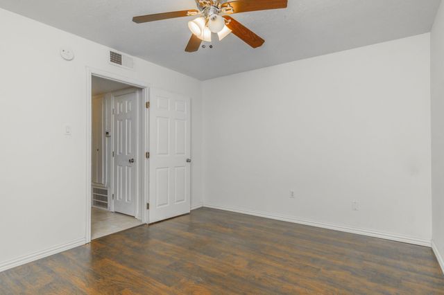 600 19th Street 9, Galveston, TX 77550