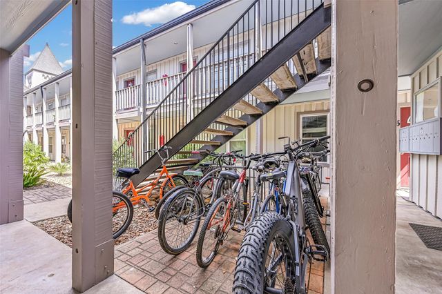 600 19th Street 9, Galveston, TX 77550