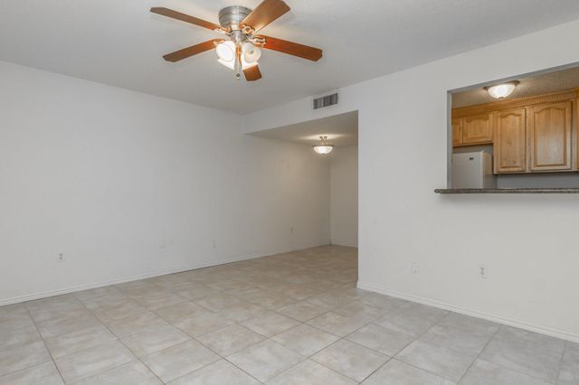 600 19th Street 9, Galveston, TX 77550