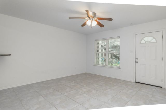 600 19th Street 9, Galveston, TX 77550