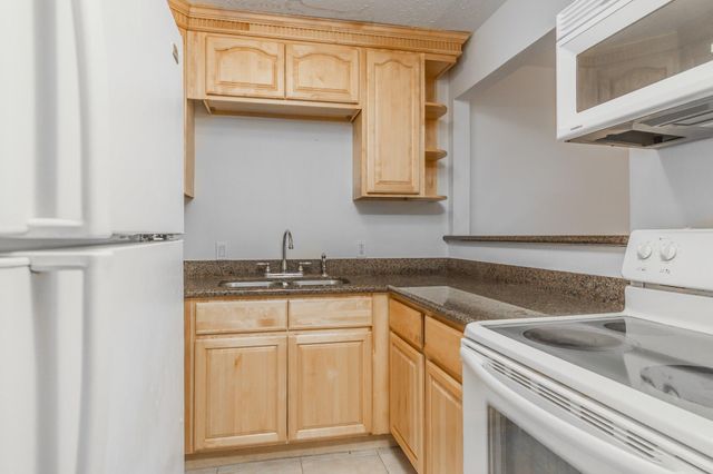 600 19th Street 9, Galveston, TX 77550