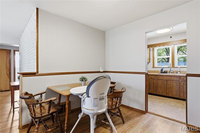 7413 Ray Avenue, St Louis, MO 63116