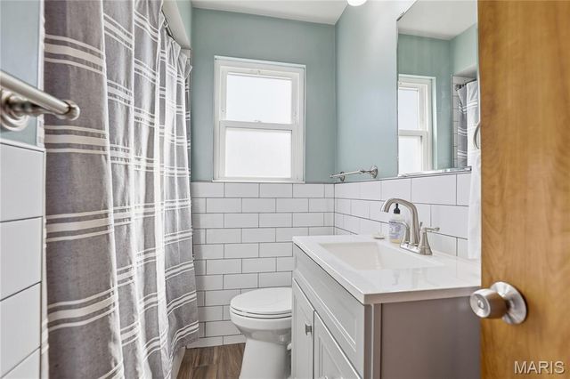 7413 Ray Avenue, St Louis, MO 63116