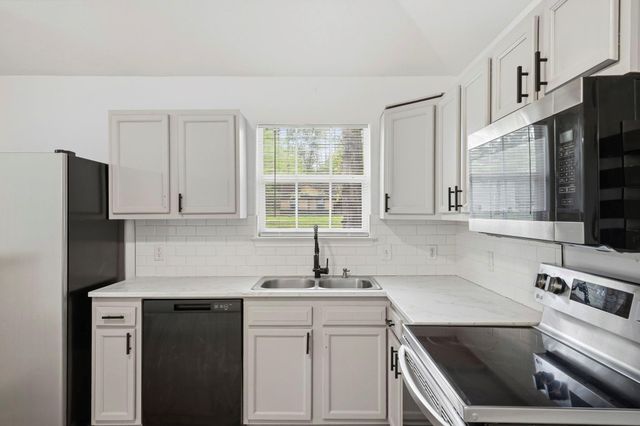 12322 Royal Lake Drive, Conroe, TX 77303