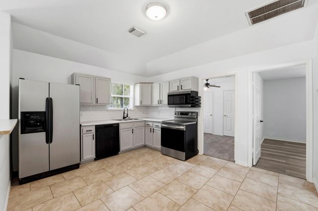 12322 Royal Lake Drive, Conroe, TX 77303