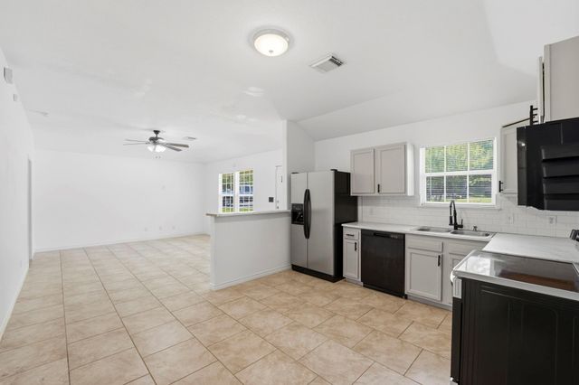 12322 Royal Lake Drive, Conroe, TX 77303