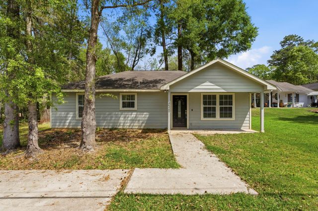 12322 Royal Lake Drive, Conroe, TX 77303