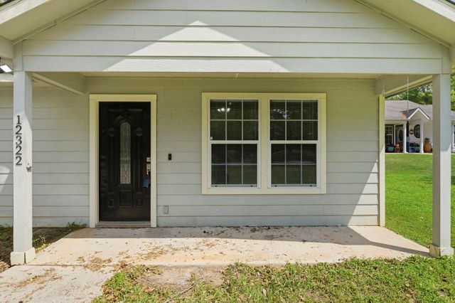 12322 Royal Lake Drive, Conroe, TX 77303