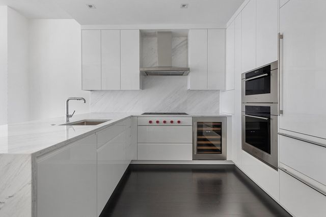150 Seaport Blvd 19G, Boston, MA 02210