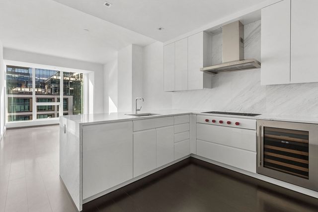 150 Seaport Blvd 19G, Boston, MA 02210