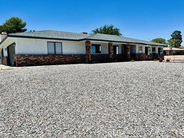 17260 Forest Hills, Victorville, CA 92395